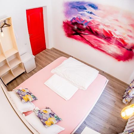 West Point Soul Hostel Almaty Bagian luar foto