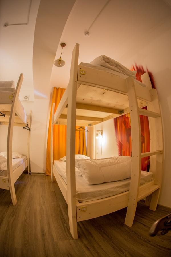 West Point Soul Hostel Almaty Bagian luar foto