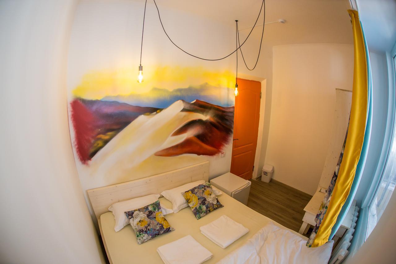 West Point Soul Hostel Almaty Bagian luar foto