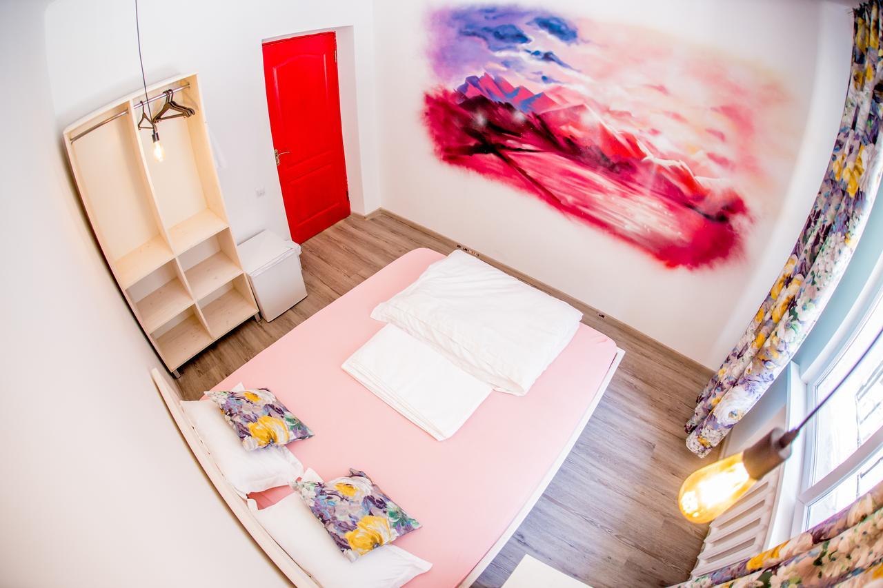 West Point Soul Hostel Almaty Bagian luar foto