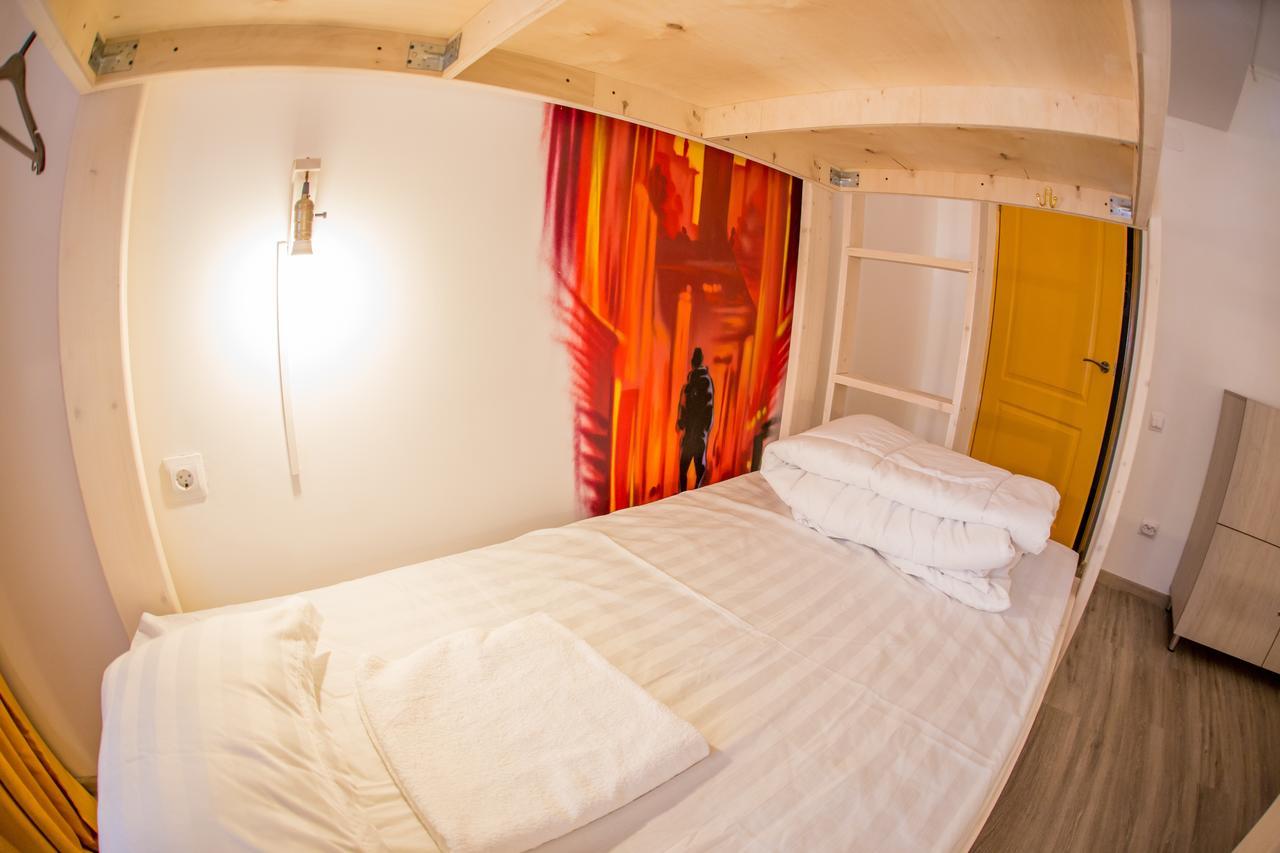 West Point Soul Hostel Almaty Bagian luar foto