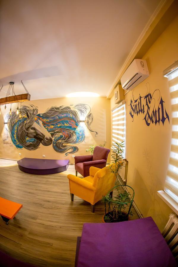 West Point Soul Hostel Almaty Bagian luar foto