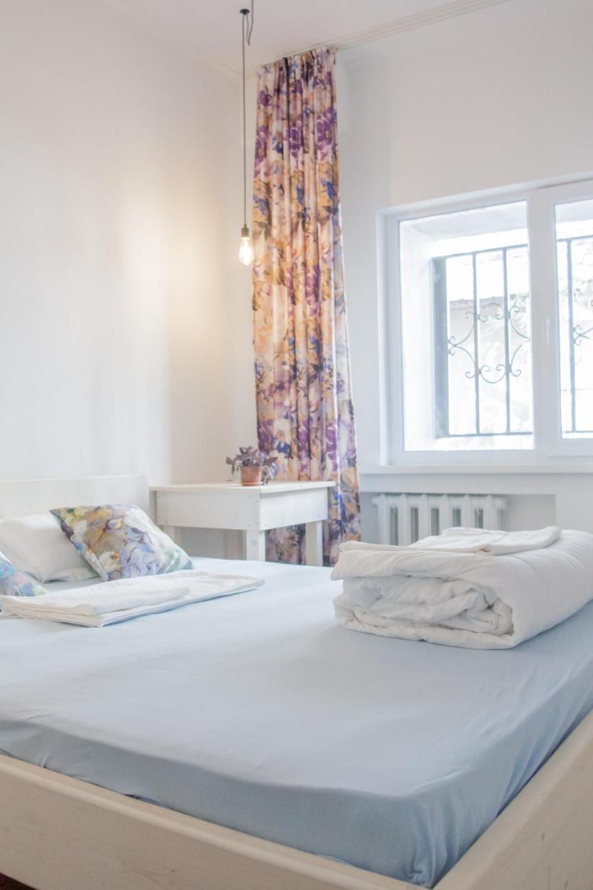 West Point Soul Hostel Almaty Bagian luar foto